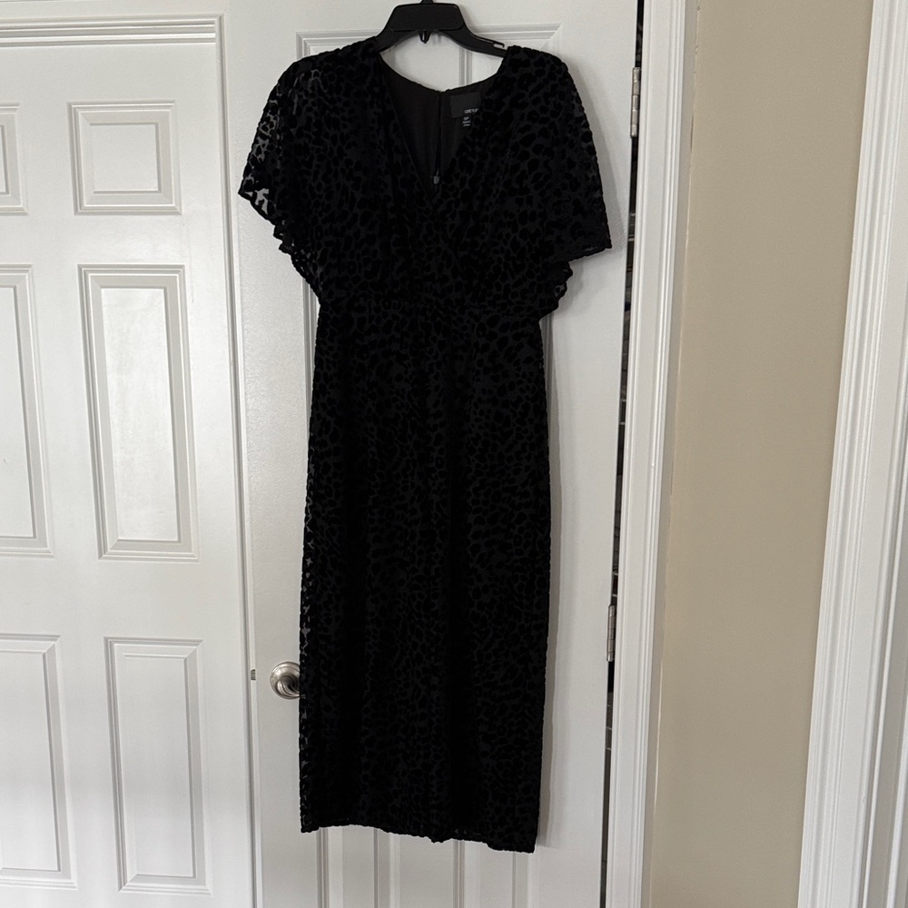 Greylin Elegant Black Midi Dress